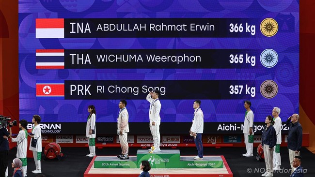 Rahmat Erwin Abdullah meraih medali emas kedua Indonesia dari cabang olahraga angkat besi nomor 74kg putra Asian Games 2026, Sabtu (26/9).  (NOC Indonesia/NMA)