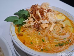 Video: Nyobain Soto Betawi Legendaris yang Jadi Langganan Pejabat