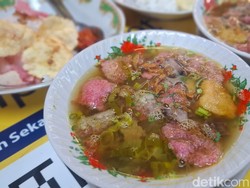 Lamak Bana! Ada Soto Padang Bukittinggi yang Nyempil di Pujasera Blok M