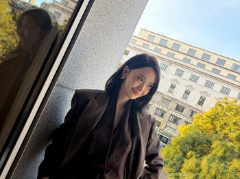Bagaimana penampilan Yoona kali ini menurut kamu, Beauties?/ Foto: instagram.com/yoona__lim