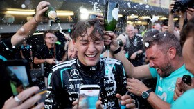 Formula One F1 - Azerbaijan Grand Prix - Baku City Circuit, Baku, Azerbaijan - September 26, 2026 Mercedes' George Russell celebrates after winning the race REUTERS/Jakub Porzycki     TPX IMAGES OF THE DAY