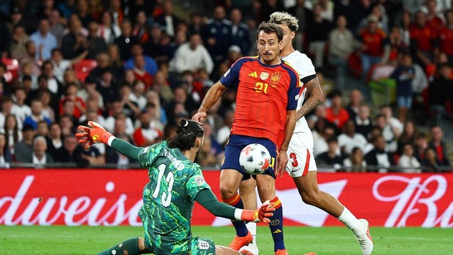 Soccer Football - Nations League - Group A3 - England v Spain - Wembley Stadium, London, Britain - September 26, 2026 Spain's Mikel Oyarzabal scores their third goal Action Images via Reuters/Peter Cziborra     TPX IMAGES OF THE DAY