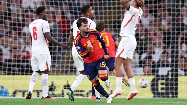 Soccer Football - Nations League - Group A3 - England v Spain - Wembley Stadium, London, Britain - September 26, 2026 Spain's Alex Baena celebrates scoring their second goal REUTERS/David Klein