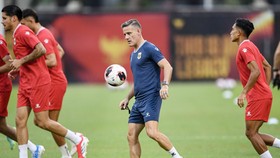 John Herdman meminta kepada suporter Timnas Indonesia untuk tetap tenang soal prestasi Garuda.
