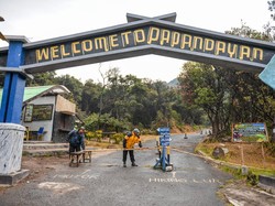 Badan Geologi Minta Wisatawan Waspadai Gas Beracun di Area Blue Fire Papandayan