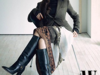 Setelah menyelesaikan sejumlah proyek akting, ia juga tengah mengerjakan album dan berharap bisa terus menunjukkan karya terbaiknya kepada penggemar./ Foto: W Korea