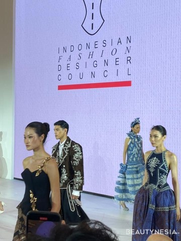 23 Desainer Indonesia Suguhkan Batik Kudus dan Denim dalam Kanvas Budaya: Satu Napas di Fashion Nation 2026