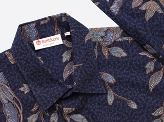 Batik Cepat Pudar? Ini 6 Cara Mencuci Kemeja Batik Pria yang Aman