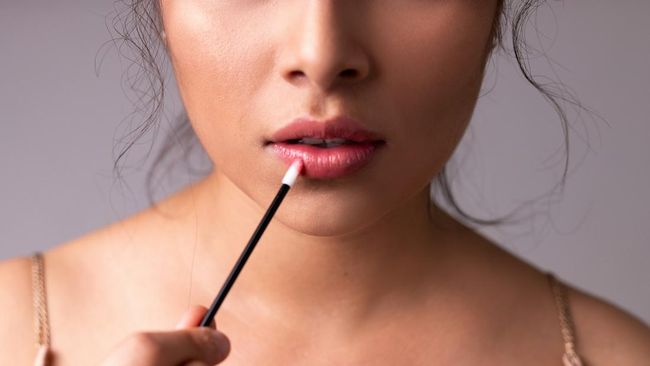 BeauPicks: 5 Tinted Lip Balm yang Bikin Bibir Tampak Segar dan Tetap Lembap
