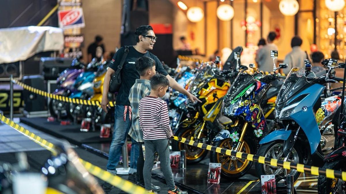 Adu Modif Skutik Maxi Yamaha, Rangka Titanium Sampai Motor Kelelawar