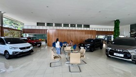 Dealer Suzuki Buana Indo Trada (BIT) Pulo Gadung, Jakarta Timur, berbenah dengan memperbarui tampilan ruang pamer, penataan ruang, dan menambah fasilitas. Tampilan baru ini diperkenalkan pada Minggu (27/9/2026).