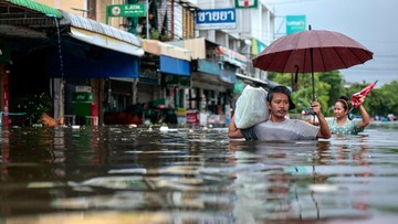 FOTO: Tiga Hari Banjir Belum Surut, Bangkok Liburkan PNS 2 Hari