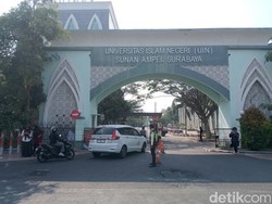 Gerbang UINSA Akhirnya Dibuka Usai Disegel Mahasiswa