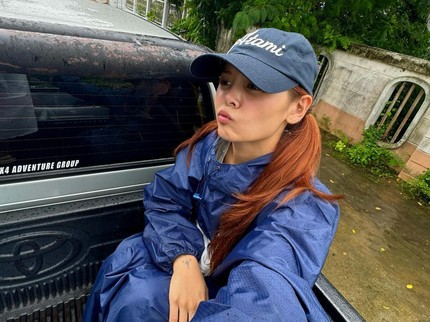 Banjir Bangkok, Idol K-Pop Sorn Evakuasi Keluarga dan Beri Bantuan untuk Komunitas