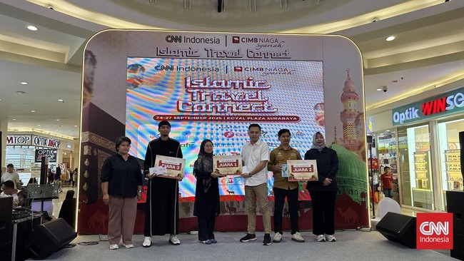 Tiga biro perjalanan haji dan umrah meraih transaksi tertinggi dalam 4 hari gelaran Islamic Travel Connect Surabaya, Minggu (27/9).