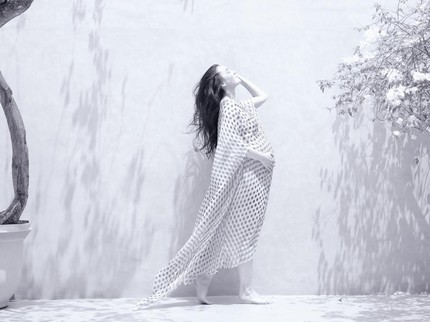 Potret Maternity Shoot Kehamilan Kedua Julie Estelle, Stunning Bun