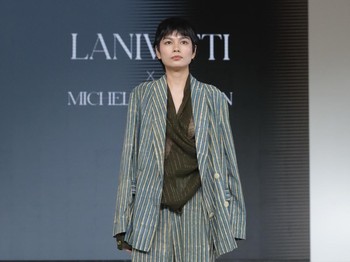 LANIVATTI berkolaborasi bersama Michelle Othman menampilkan 14 looks koleksinya yang bertajuk MOSAIC di pagelaran Fashion Nation 20th Edition. (Foto: Dok. Senayan City)