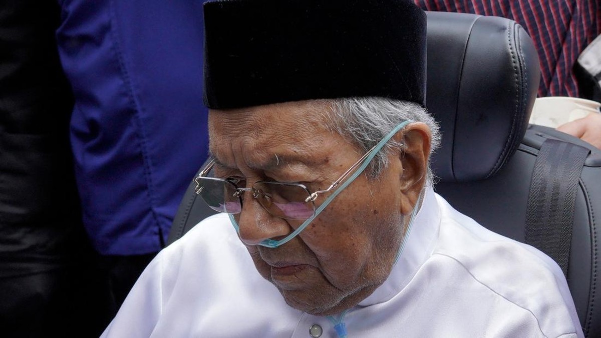 Breaking: Mahathir Mohamad Dilarikan ke RS 2 Hari Usai Kematian Istri