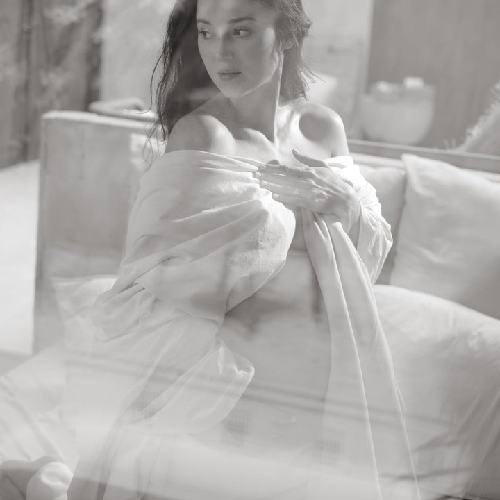 <p>Penampilan Julie pun mencuri perhatian warganet. Salah satu akun, @prestinbailey, memuji penampilan Julie dengan menulis, &ldquo;Truly stunning&rdquo;. (Foto: Instagram @julstelle)</p>