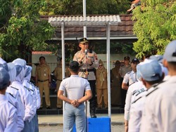 Polres Grobogan Edukasi soal AI dan Bullying saat Kegiatan Upacara di Sekolah