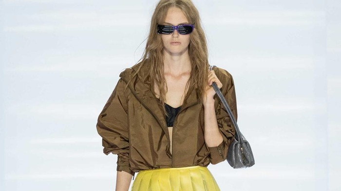 Eksplorasi Rok Prada pada Koleksi Spring/Summer 2027