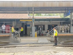 Cerita dari Dekat Saat Penumpang Lahiran dalam KRL di Stasiun Rawabuntu