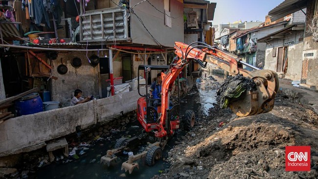 Gubernur DKI Jakarta Pramono Anung mengungkapkan rencana penataan kawasan Anak Kali Krukut di Kebon Kacang, Tanah Abang, Jakarta Pusat.