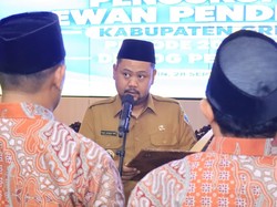 Dewan Pendidikan Gresik Resmi Dikukuhkan, Begini Pesan Bupati Yani