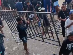 Kerusuhan dan Penjarahan Besi Lapangan Warnai Final Bupati Cup di Pasuruan