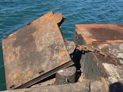 Fender Rusak Bikin Kapal Antre Sandar di Pelabuhan Kayangan, Kini Diperbaiki
