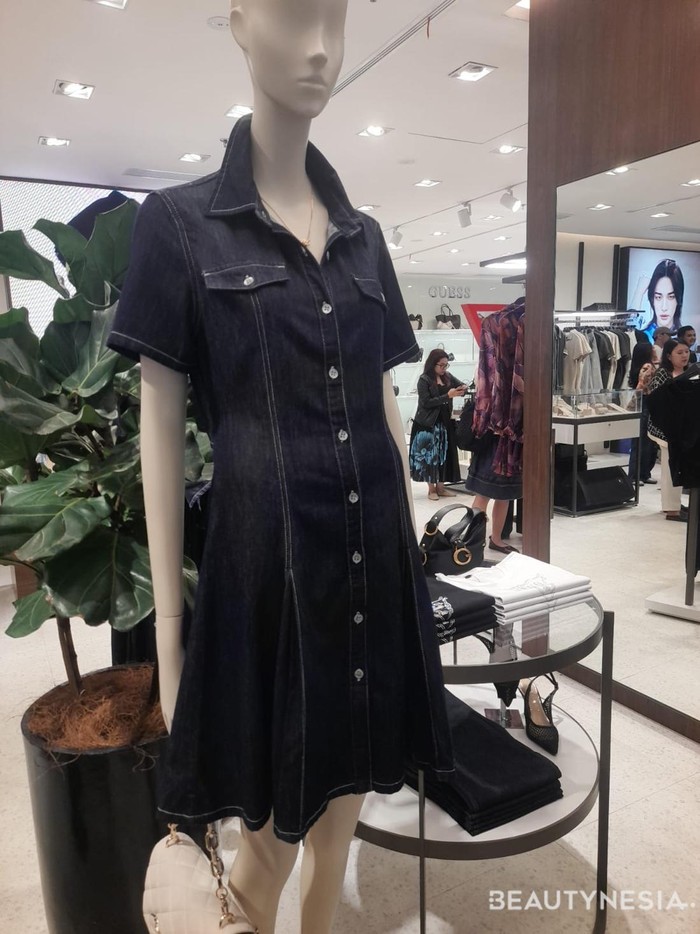 GUESS mempersembahkan Fall 2026 Collection yang kini sudah bisa kamu dapatkan secara langsung di Indonesia, Beauties./ Foto: Sierra/Beautynesia