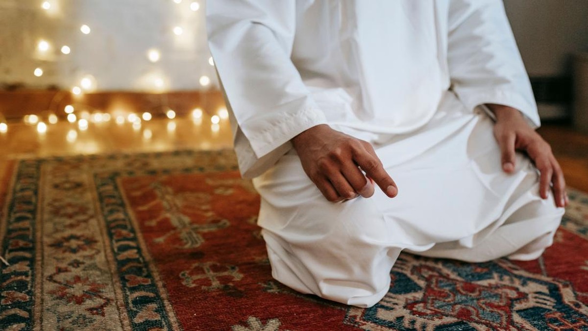Niat Sholat Tahajud 2 Rakaat: Arab, Latin, Arti, Waktu, Tata Caranya