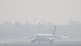 Pesawat komersial Airbus A320-214 milik maskapai penerbangan Citilink bersiap lepas landas di Bandara Internasional Sultan Mahmud Badaruddin (SMB) II Palembang, Sumatera Selatan, Selasa (29/9/2026). Jarak pandang di Bandara Internasional SMB II Palem