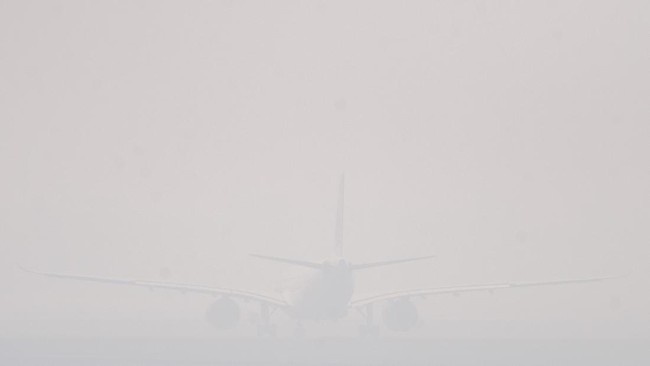 Kabut Asap Ganggu Penerbangan di Palembang
