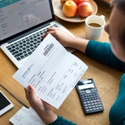5 Kebiasaan yang Diam-Diam Membuat Tagihan Listrik Membengkak