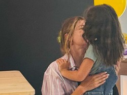 Gigi Hadid Rayakan Ultah Putrinya yang ke-6, Wajah Anak Tetap Dirahasiakan