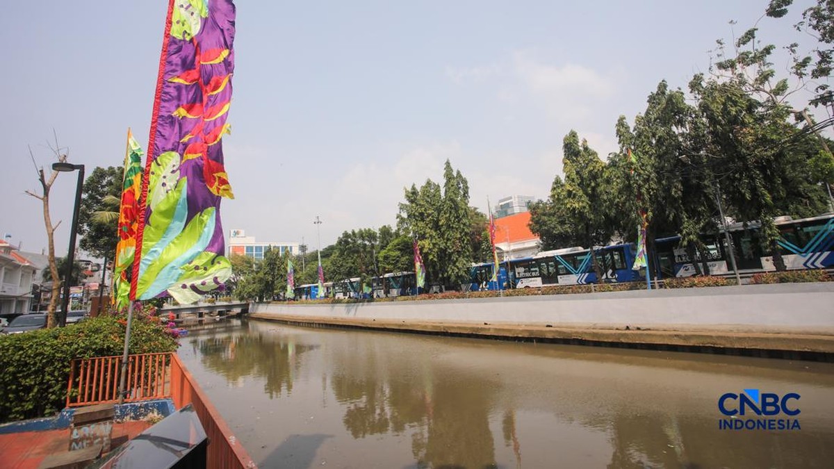 Penampakan Sungai Ciliwung di Pasar Baru Bersih Bak Negeri Belanda 