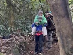 Pendaki Asal Muara Enim Dievakuasi dari Gunung Dempo Akibat Cedera Kaki
