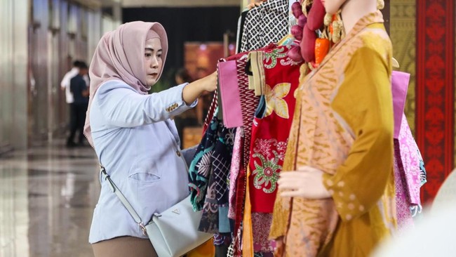 PT Pupuk Indonesia (Persero) berkolaborasi dengan Perkumpulan Istri Karyawan Pupuk Indonesia (PIKA PI) Group dalam memperluas akses promosi bagi Usaha Mikro, Kecil, dan Menengah (UMKM) binaan melalui keikutsertaannya dalam Kriyanusa 2026 di Jakarta C