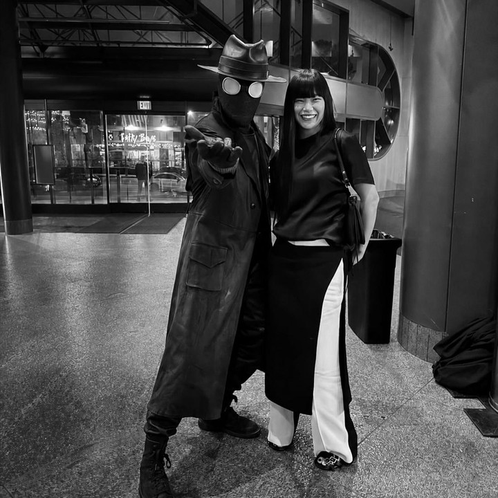 <p>Kehidupan pribadi aktor Hollywood Nicolas Cage dkenal jauh dari sorotan publik. Cage diketahui menikah dengan perempuan Jepang bernama Riko Shibata pada 16 Februari 2021 di Hotel Wynn di Las Vegas, Amerika Serikat. Pernikahan ini menjadi yang kelima bagi Cage, setelah empat kali gagal berumah tangga. (Foto: Instagram @liko.shibata)</p>