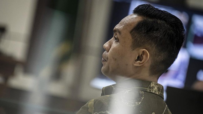 Bupati Cilacap nonaktif Syamsul Aulia Rachman dituntut 7 tahun penjara atas kasus pemerasan bawahan demi THR untuk pejabat di forkopimda.