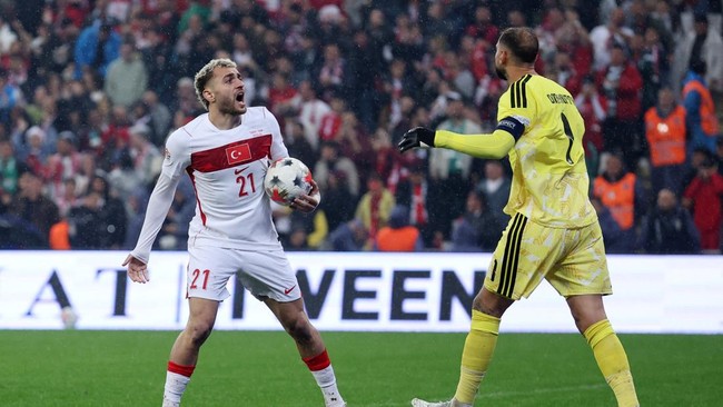 Soccer Football - UEFA Nations League - Group A1 - Turkey v Italy - Bursa Ataturk Stadium, Bursa, Turkey - September 28, 2026 Turkey's Baris Alper Yilmaz celebrates scoring their first goal REUTERS/Umit Bektas