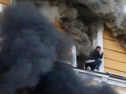 Video: Gedung Akademi Ukraina Diserang Rusia, Warga Keluar Lewat Jendela