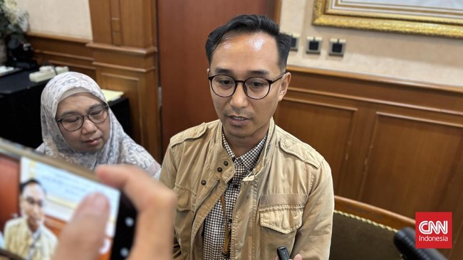 Koordinator Media dan Branding Pusat Humas dan Protokol (PHMP) Unair Gesang Manggala Nugraha Putra