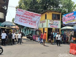 Warga Rejosari Tolak Sterilisasi Parkir Kawasan Masjid Zayed Solo