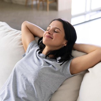 5 Aktivitas Relaksasi Ini Bisa Dilakukan di Rumah Setelah Menjalani Hari yang Padat