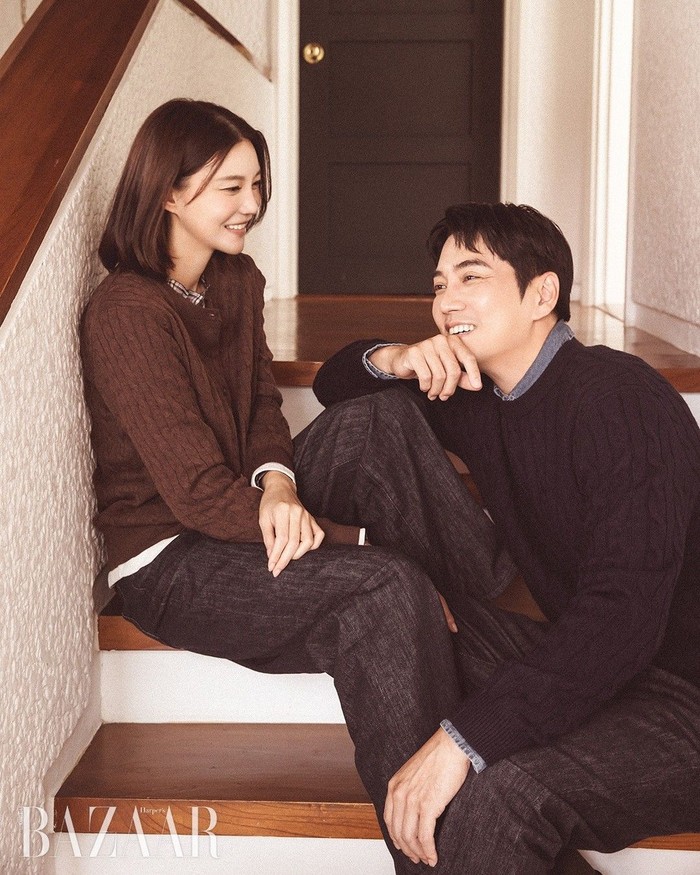 Hubungan romantis Joo Sang Wook dan Cha Ye Ryun sebagai sepasang suami istri telah menginjak usia 9 tahun, Beauties. Keduanya menikah pada musim semi tahun 2017 silam dan terus memupuk kebahagiaan hingga sekarang./ Foto: instagram.com/harpersbazaarkorea