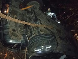 Mobil Tak Kuat Nanjak lalu Masuk Jurang di Larantuka, 2 Orang Tewas