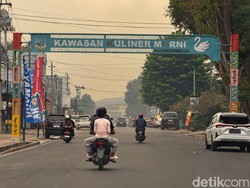 Langit di Jambi Menguning Akibat Kabut Asap, Udara Sempat Berbahaya