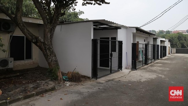 Komisi XIII DPR mendatangi Lapas Kelas IIA Cibinong, Kabupaten Bogor, Jawa Barat, Rabu (30/9/2026), Rombongan meninjau deretan hunian yang disorot publik sekitar pukul 11.00 WIB. (CNN Indonesia/Adhi Wicaksono)